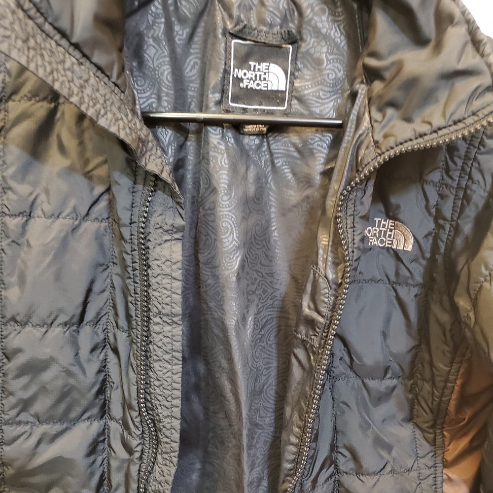 The North Face Jacket - Picture 5 of 6